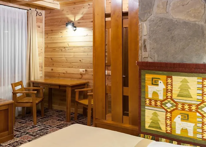 Otel Deluxe Tatariv