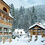 Deluxe Отель Татаров